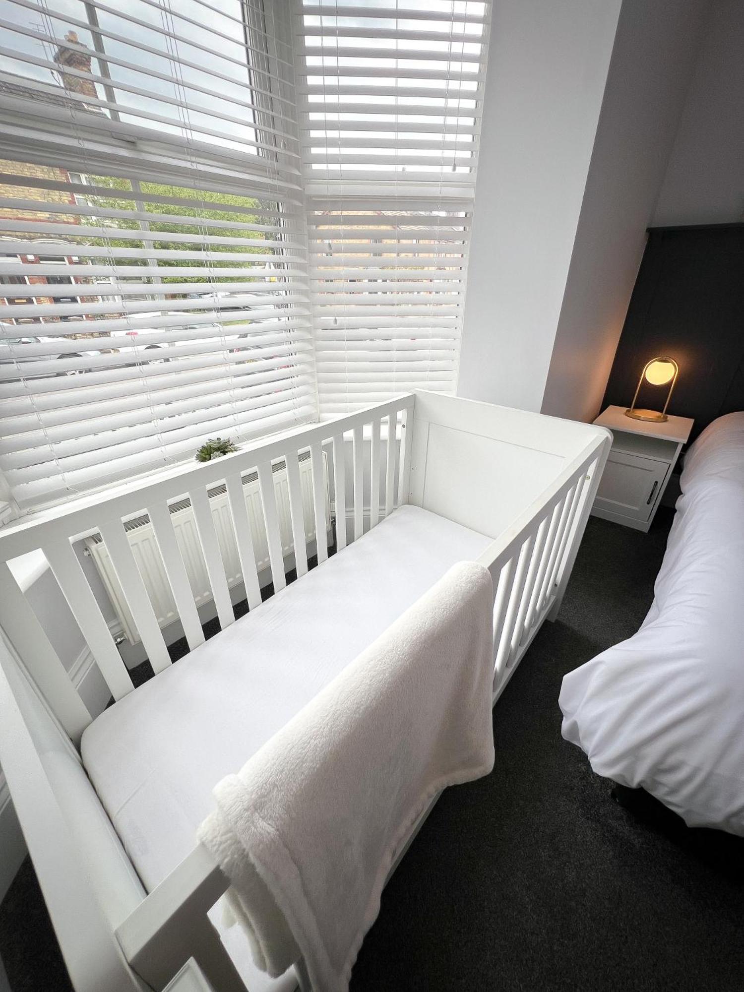 Campbells Crib Apartment Maidstone Exterior photo